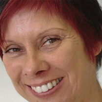 zufriedene proDentum®-Patientin: Shivany G., Australia